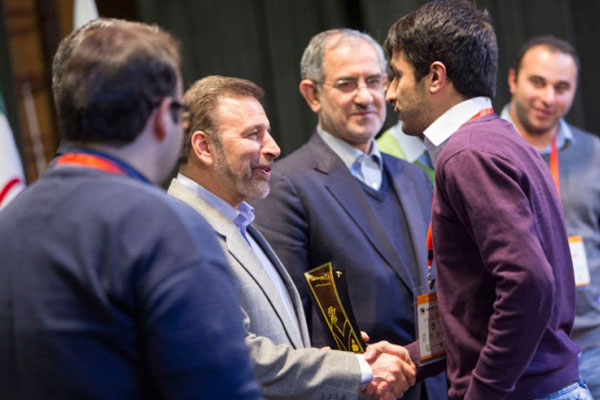 زرین‌پال در کنفرانس وب و موبایل ایران در گروه پرداخت آنلاین برنده شد