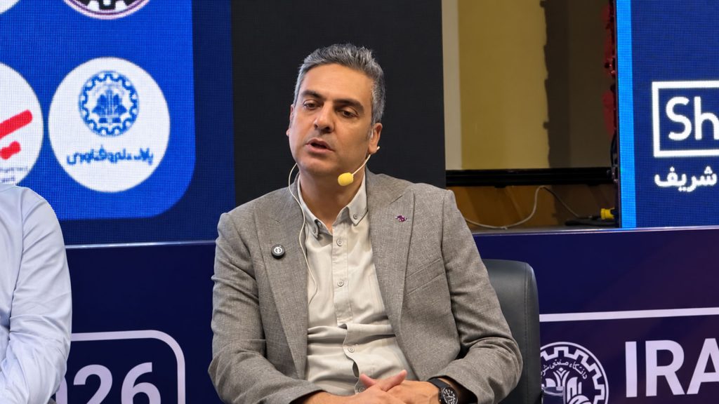 پنل کاربرد هوش مصنوعی در لندتک و اعتبارسنجی در دانشگاه صنعتی شریف