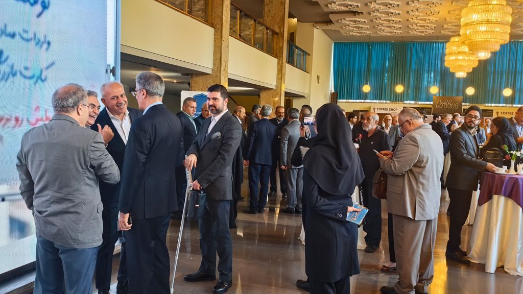 حاضران و فعالان بخش خصوصی در سالن دهمین جشنواره کارآفرینی امین‌الضرب