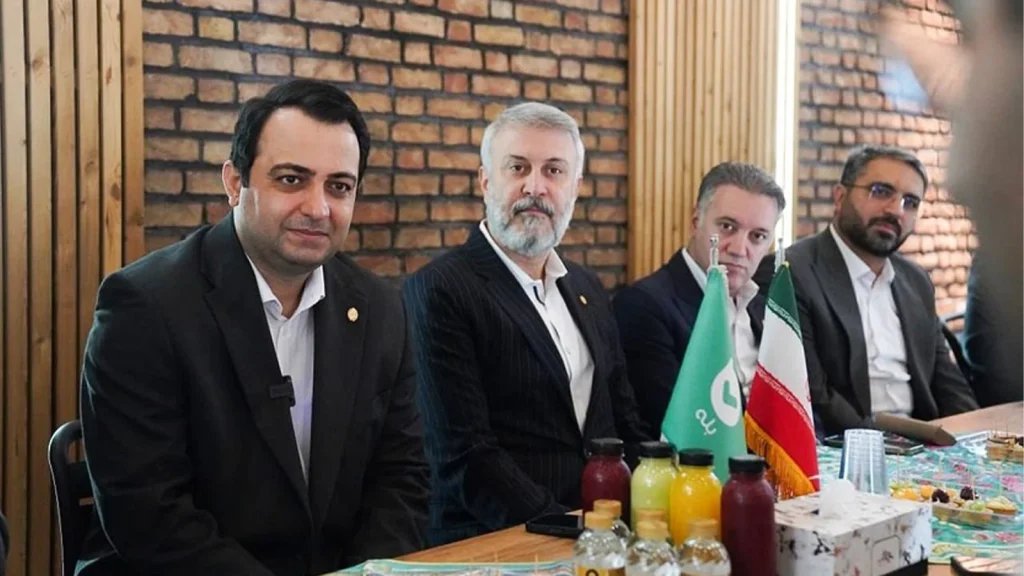 بانک ملی ایران از برنامه توسعه «بله» به سمت سوپراپلیکیشنی برای ارائه خدمات بانکی، مالی، دولتی و هوش مصنوعی خبر داده است.