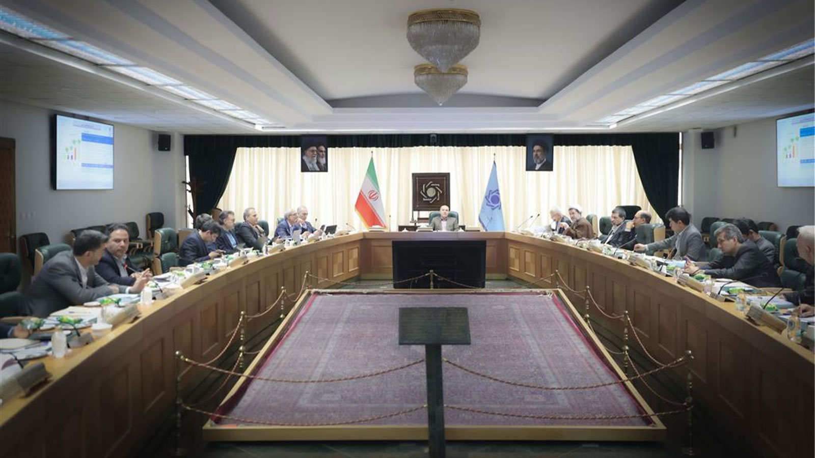 اعضای شورای سیاستگذاری پولی و ارزی در نشست ۳۱ مرداد ۱۴۰۵