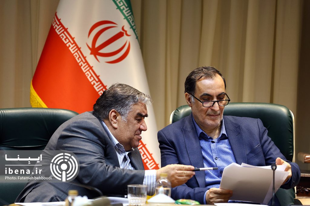 نشست عبدالناصر همتی، رئیسکل بانک مرکزی، با علی نیکزاد و نمایندگان مجلس درباره مسائل ارزی ایثارگران