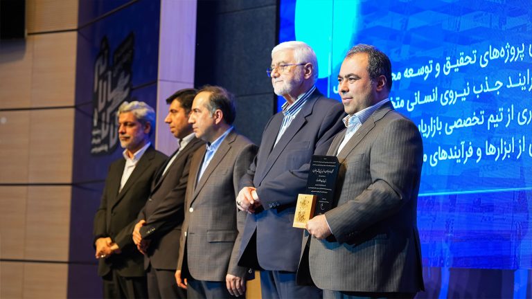 داتین، برای دومین سال متوالی برترین شرکت فناور پارک فناوری پردیس شد