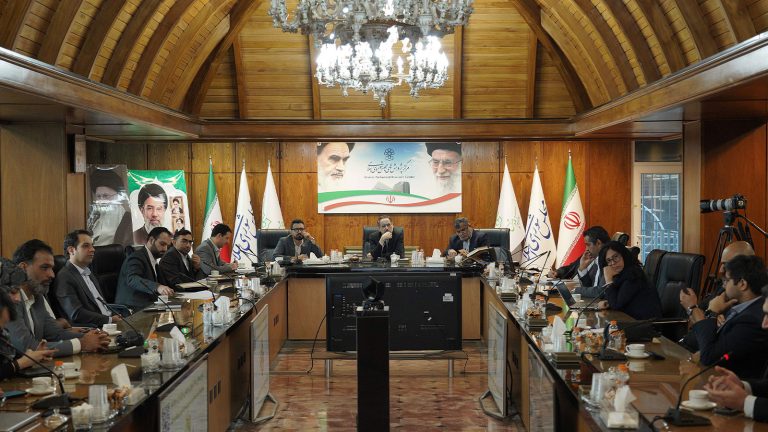 حاضران در نشست مرکز پژوهش‌های مجلس با فعالان پلتفرم‌های دیجیتال