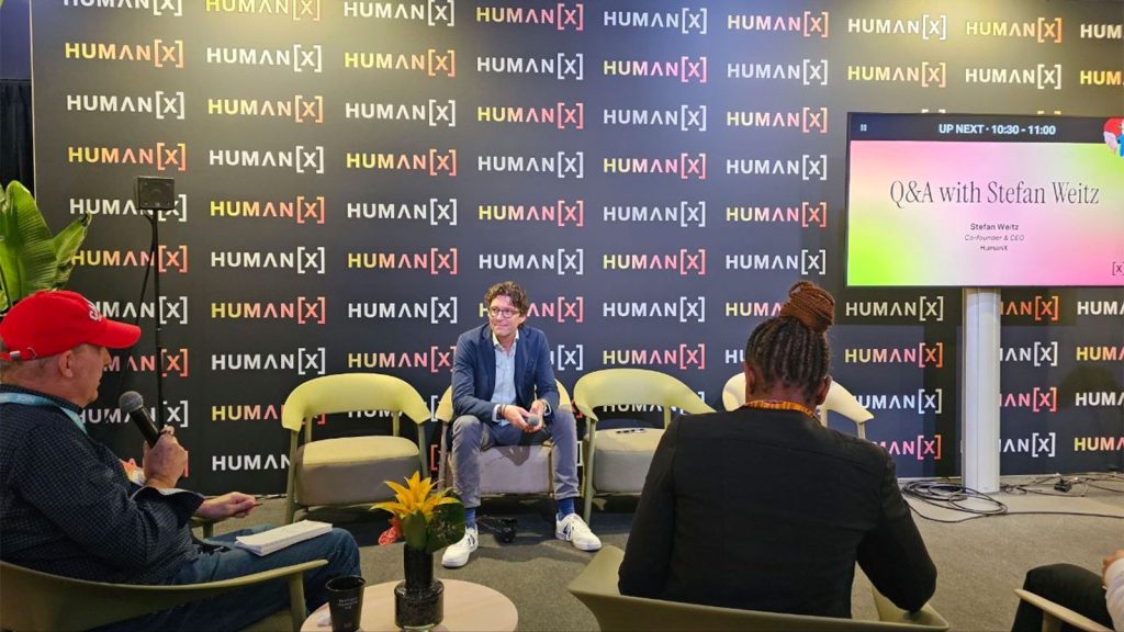 نمایی از بخش پنل رویداد HumanX آمستردام