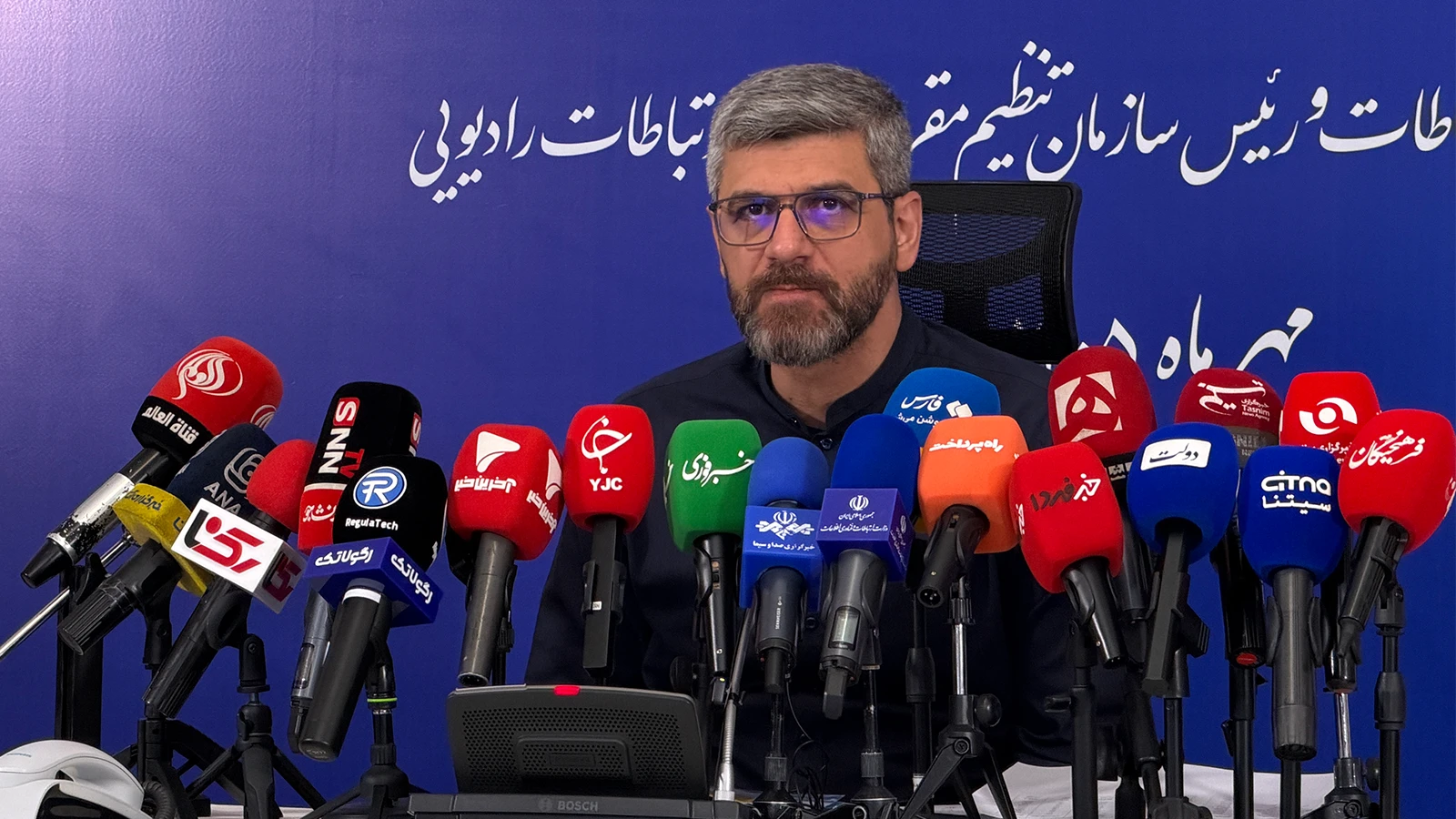 حمید فتاحی؛ رئیس سازمان تنظیم مقررات و ارتباطات رادیویی در نشست خبری