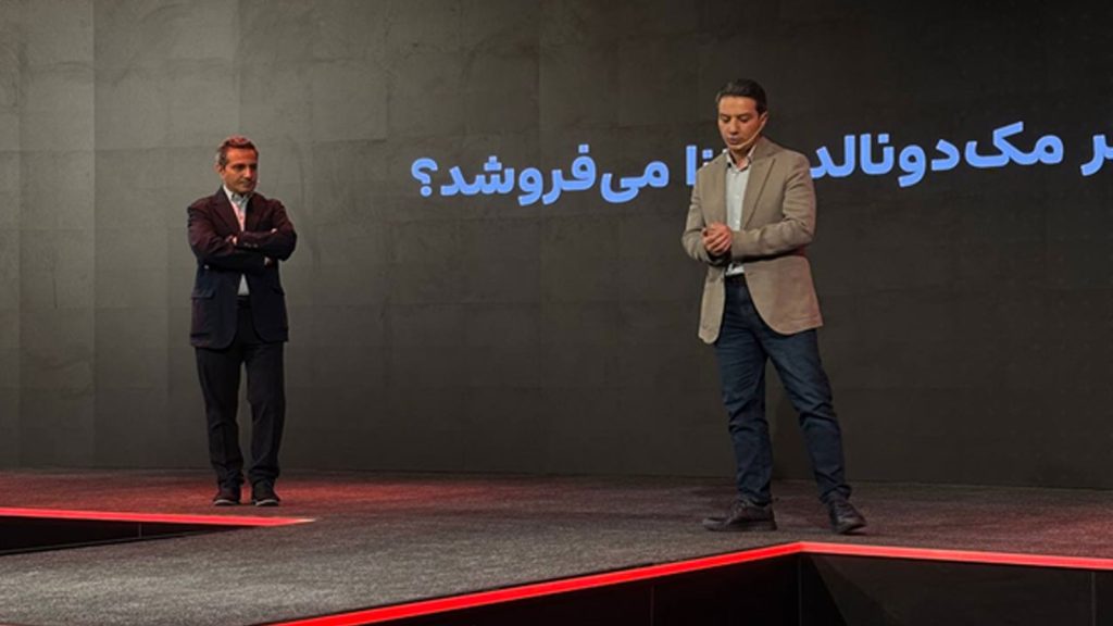 حمید و سعید محمدی، بنیانگذاران دیجیکالا، در حال روایت مسیر شکلگیری این کسبوکار و چالش ساختن اعتماد