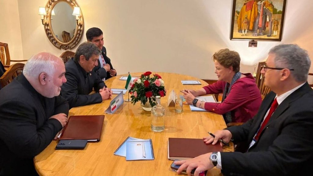 دیدار عبدالناصر همتی، رئیس‌کل بانک مرکزی ایران، با دیلما روسف، رئیس بانک توسعه نوین بریکس در هند