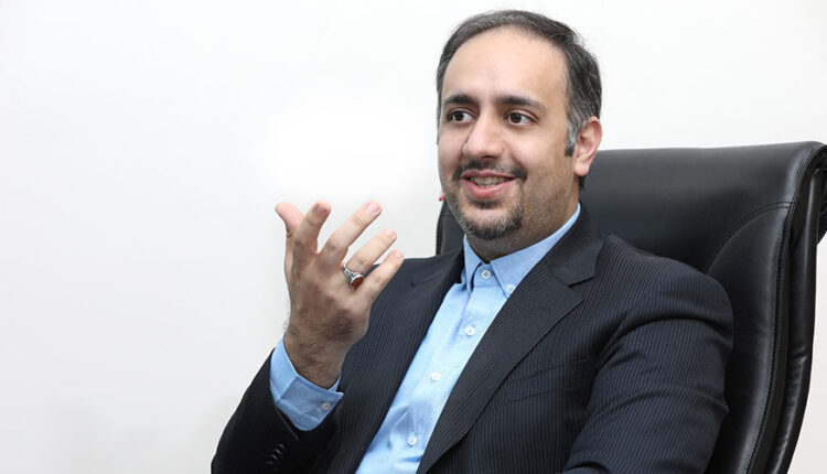 حسین اسلامی، مدیرعامل و عضو هیئت‌مدیره هلدینگ فناوری «نگاه»
