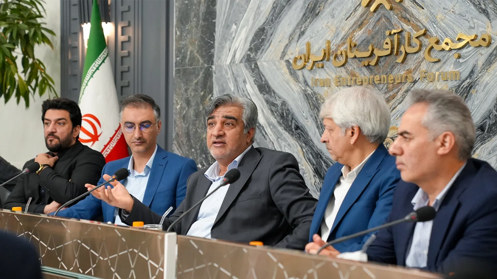 نشست مجمع کارآفرینان ایران با مدیرعامل سازمان تأمین اجتماعی