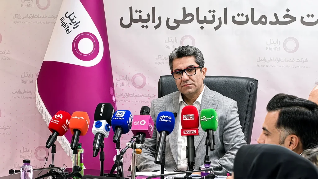 مهدی فقیهی، مدیرعامل رایتل، درباره واگذاری سهام شرکت و توسعه کسبوکارها و خدمات دولت هوشمند