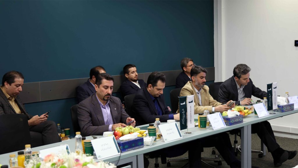 مدیران بانک قرضالحسنه مهر ایران و هلدینگ مهرکام در مراسم سالگرد تأسیس مهرکام
