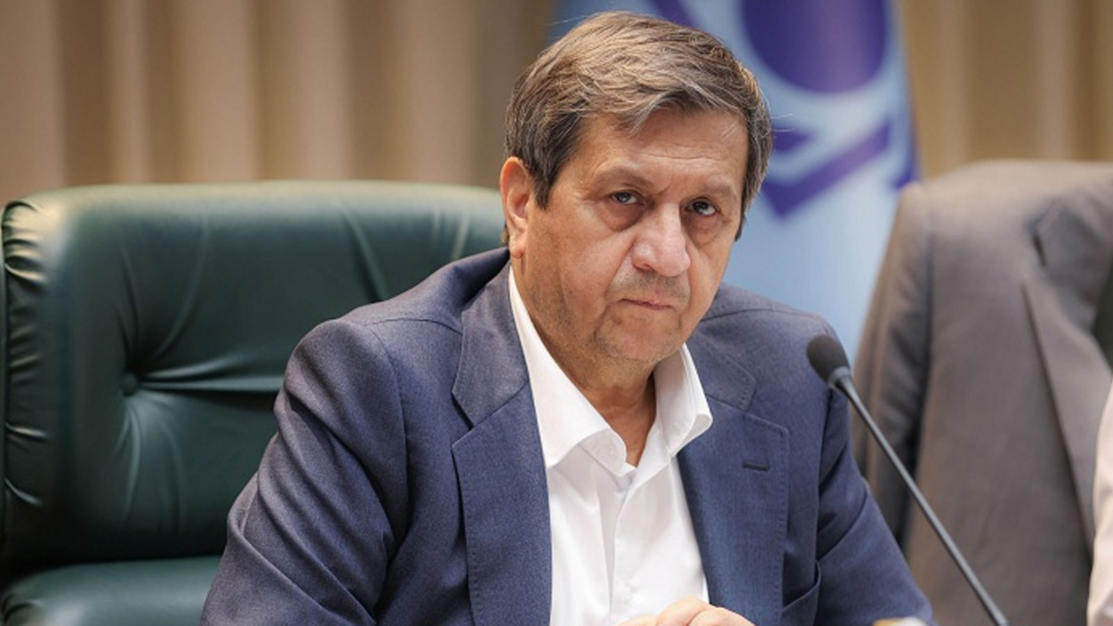 هشدار همتی به بانکها: واگذاری داراییهای مازاد را تسریع کنید ۲۸ مهر ۱۴۰۵ رئیسکل بانک مرکزی با تأکید بر ضرورت خروج بانکها از بنگاهداری و ملکداری، هشدار داد: تعلل در واگذاری سهام شرکتها و املاک و مستغلات غیربانکی، علاوه بر تبعات مالیاتی، با اقدامات نظارتی و انتظامی بانک مرکزی مواجه خواهد شد.