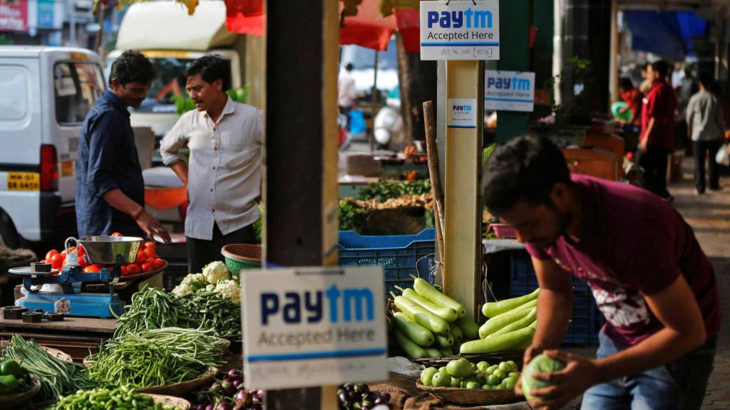 کاهش رشد اقتصادی هندوستان بدلیل حذف پول نقد و استفاده بیشتر از شیوه‌های الکترونیک پرداخت