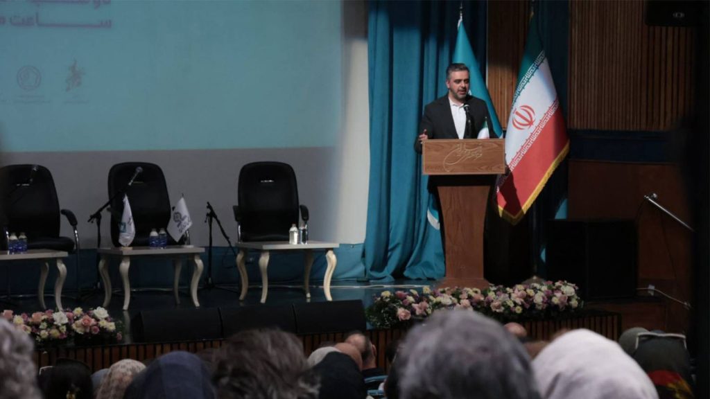 سیدصادق پژمان، مدیرعامل مؤسسه کمک به توسعه فرهنگ و هنر