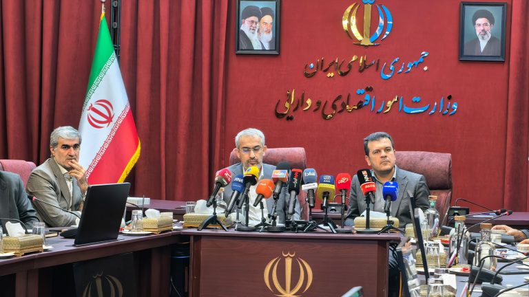 نشست امضای تفاهم‌نامه بازسازی دانشگاه‌ها و حمایت از شرکت‌های دانش‌بنیان آسیب‌دیده در جنگ